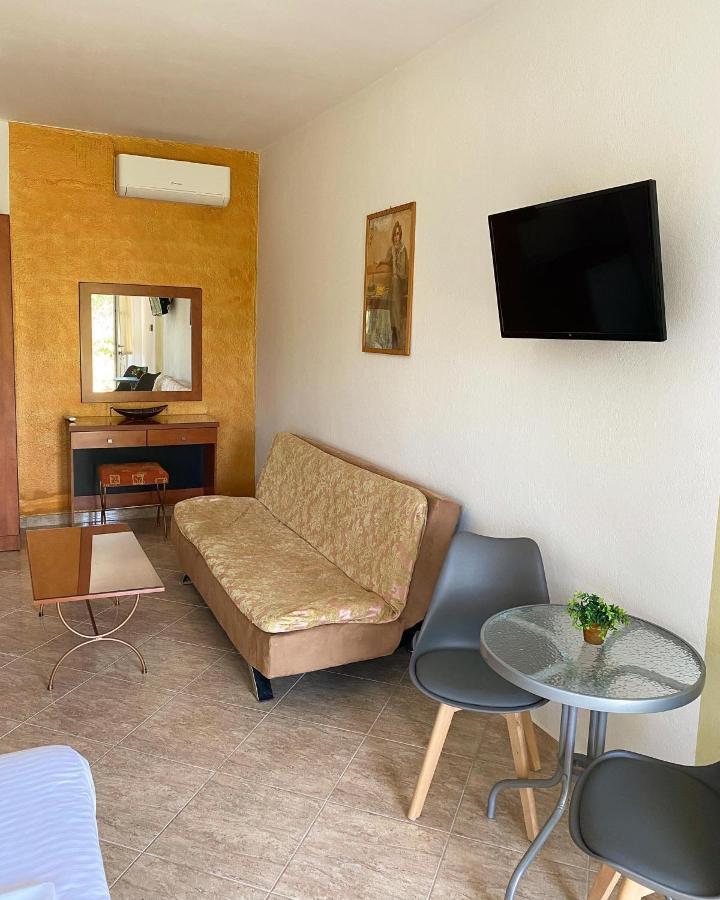 Guesthouse Anestis Angistron Bagian luar foto
